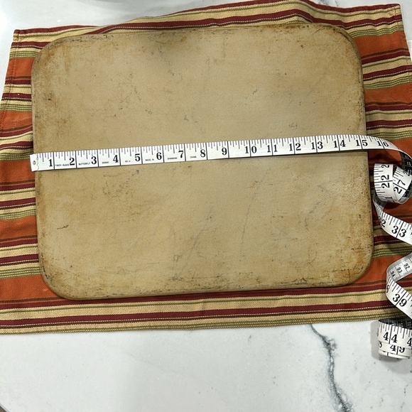 The Pampered Chef’s Stoneware Baking Sheet - Picture 2 of 3